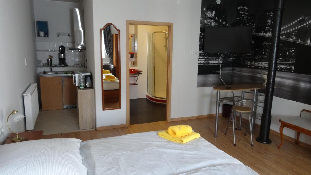 Pension Und Gaestehaus Paffrath Grossbrembach ภายนอก รูปภาพ